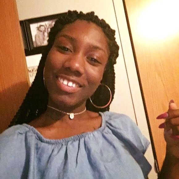 Meet your Posher, Latrelle - Picture 1 of 1